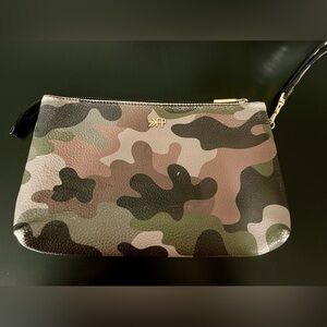 Freshly picked Camo wristlet